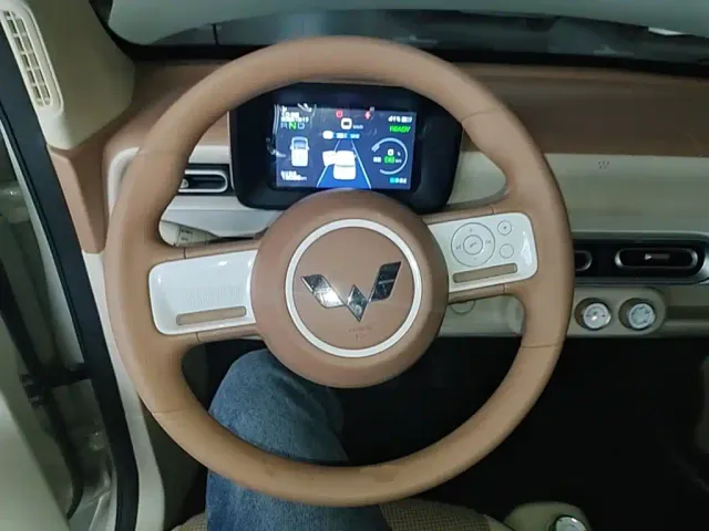 Wuling Hongguang Mini EV — Фото автомобиля 10