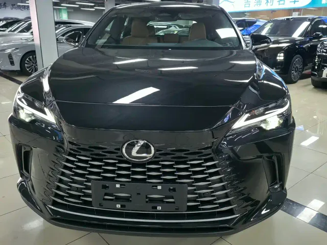 Фотография автомобиля — Lexus RX