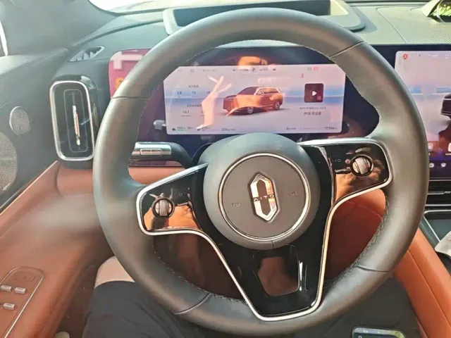 AITO Wenjie AITO M9 2025 Extended Range Ultra 52kWh 6-Seater — Фото автомобиля 10