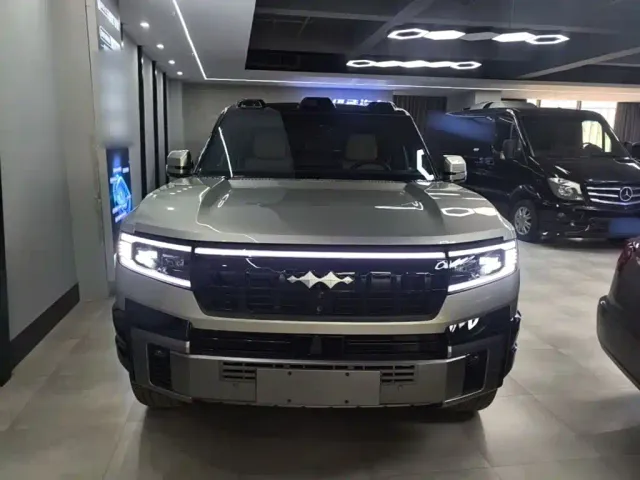 BYD FangChengBao Leopard 8 — Фото автомобиля 2