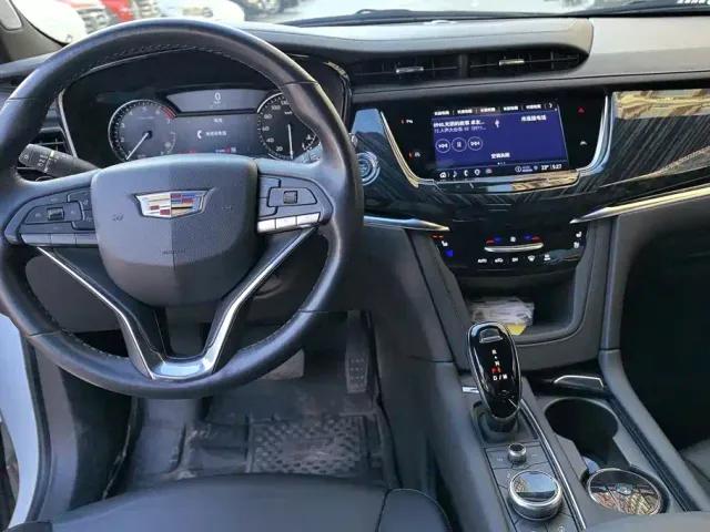 Cadillac XT6 — Фото автомобиля 12