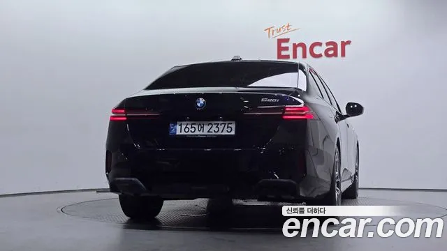 BMW 5-Series — Фото автомобиля 4