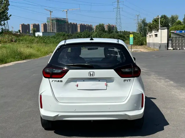 Honda Fit — Фото автомобиля 6