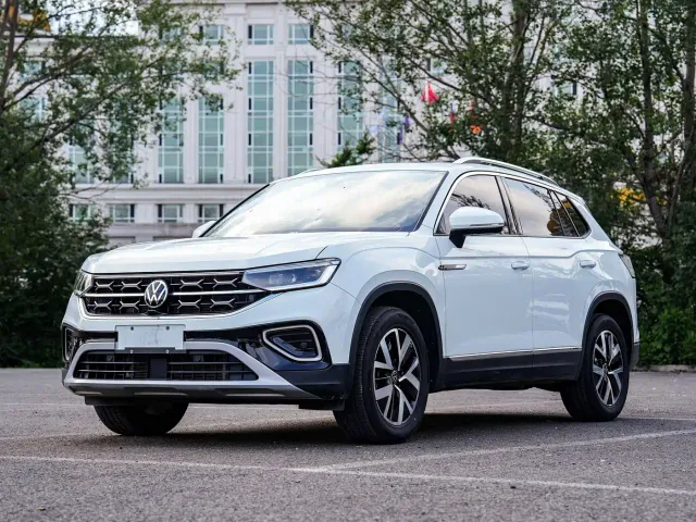Фотография автомобиля — Volkswagen Tayron