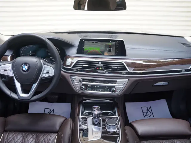 BMW 7 Series — Фото автомобиля 16