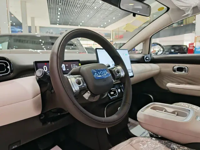 GAC Aion UT — Фото автомобиля 6