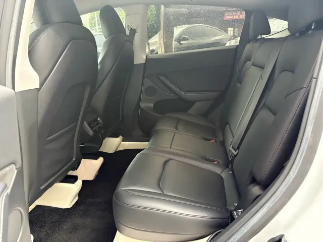 Tesla Model Y — Фото автомобиля 8