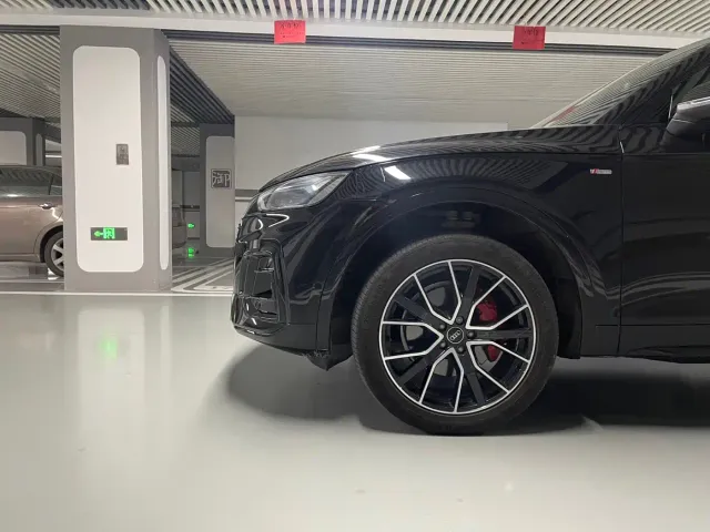 Audi Q5L — Фото автомобиля 5