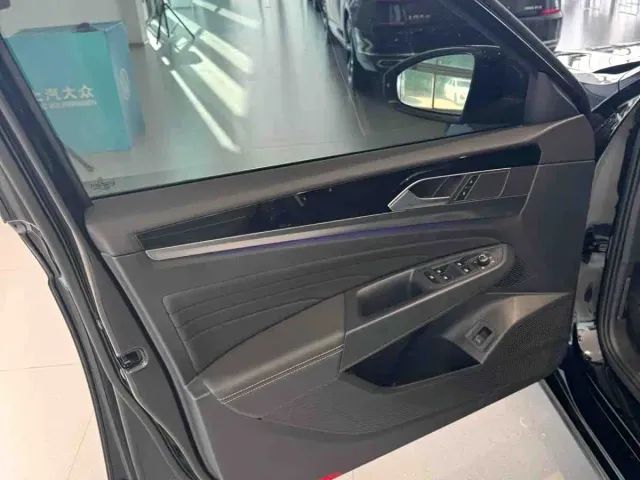 Volkswagen Passat — Фото автомобиля 7