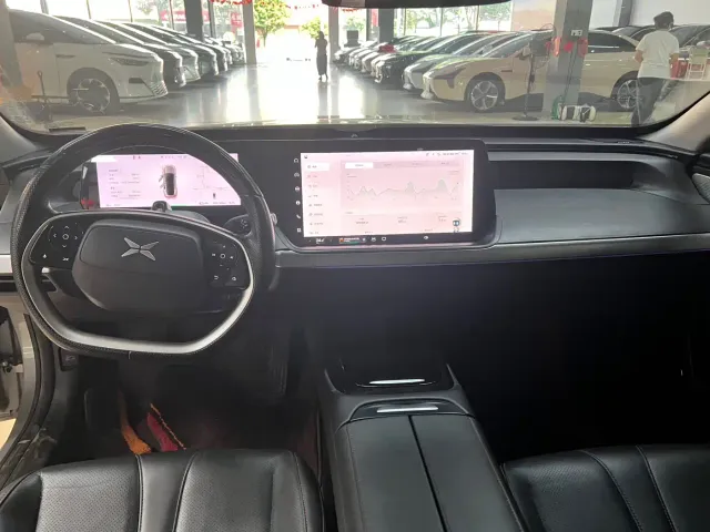 Xpeng P7 — Фото автомобиля 11