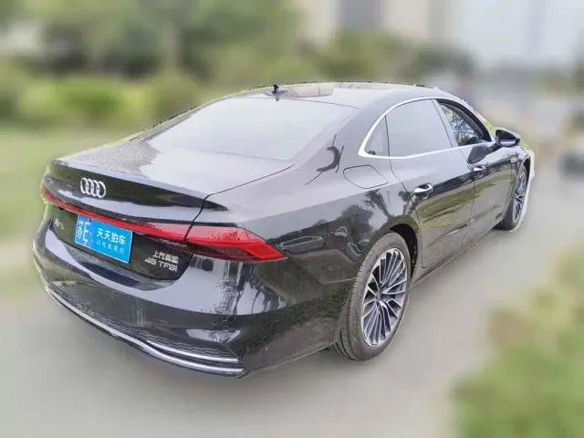Audi A7L — Фото автомобиля 2