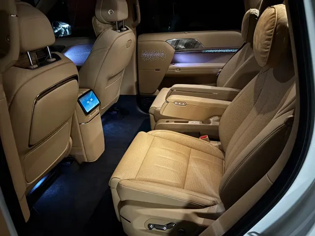 Xpeng GX — Фото автомобиля 11