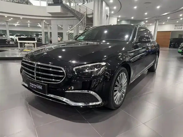 Фотография автомобиля — Mercedes-Benz E-Class