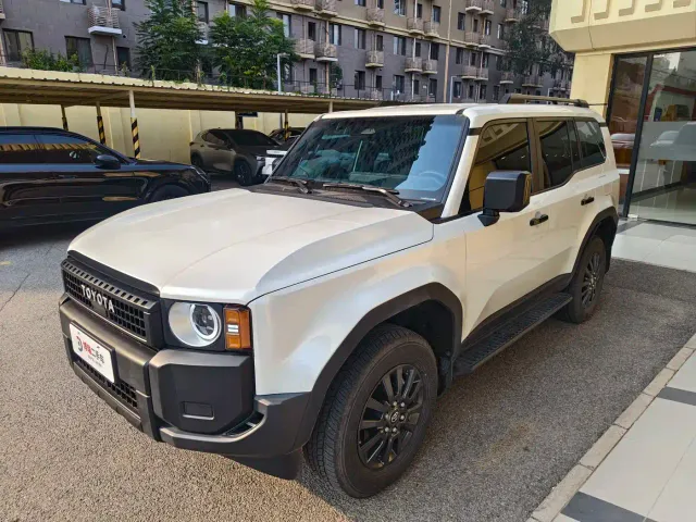 Фотография автомобиля — Toyota Prado