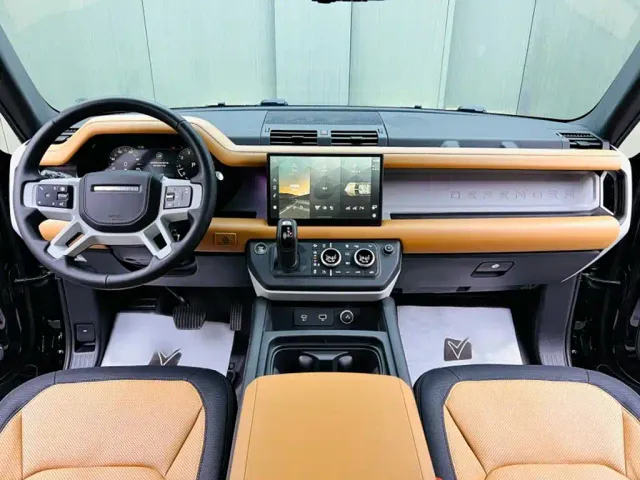 Land Rover Defender — Фото автомобиля 8