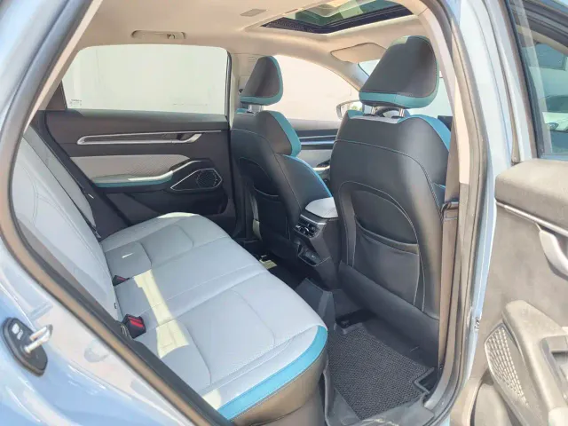 Geely Emgrand — Фото автомобиля 12