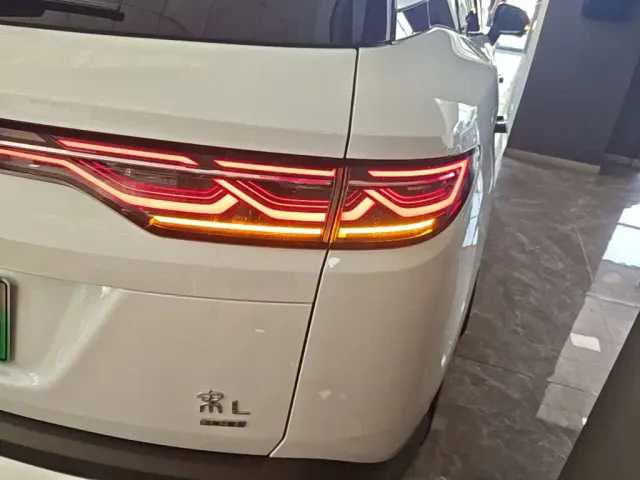 BYD Song L DM-i — Фото автомобиля 7