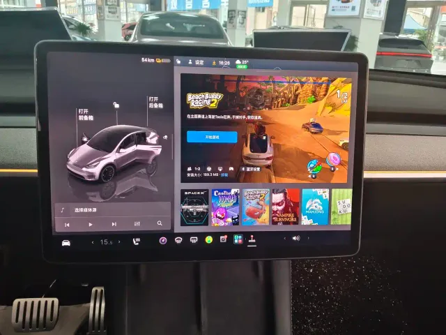 Tesla Model Y — Фото автомобиля 8