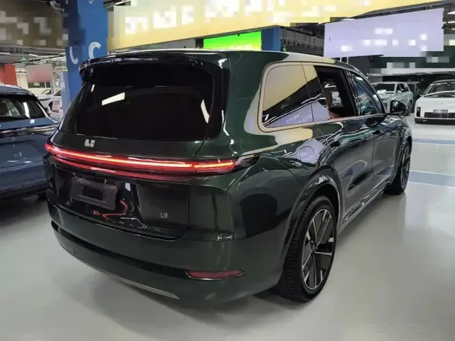 Li Auto L9 — Фото автомобиля 6