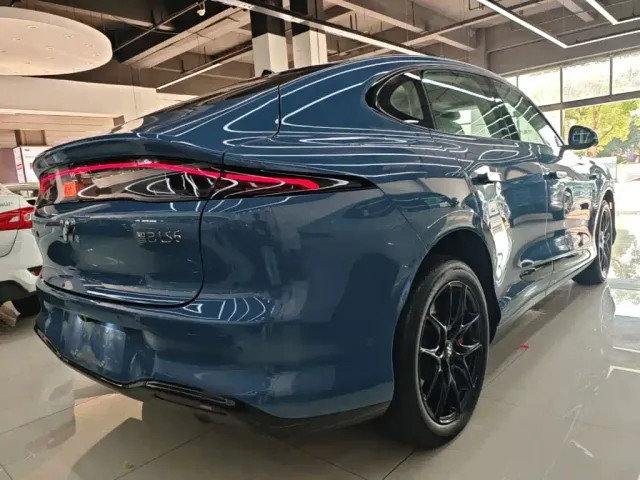 IM Motors LS6 — Фото автомобиля 6