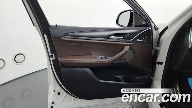 BMW X4 xDrive20i M Sport Pro — Фото автомобиля 24