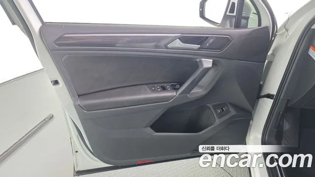 Volkswagen Tiguan Tiguan 2 поколение 2.0 TDI Prestige — Фото автомобиля 24