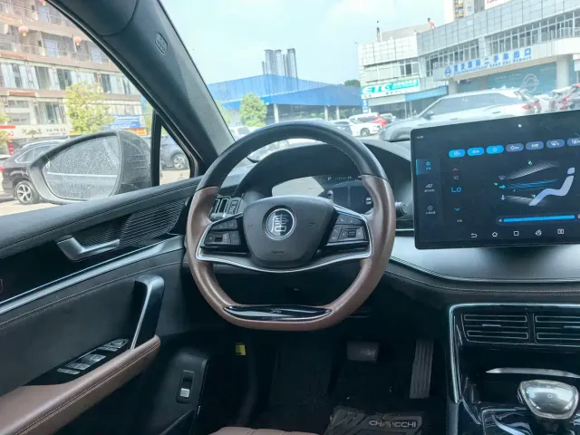 BYD Tang — Фото автомобиля 7