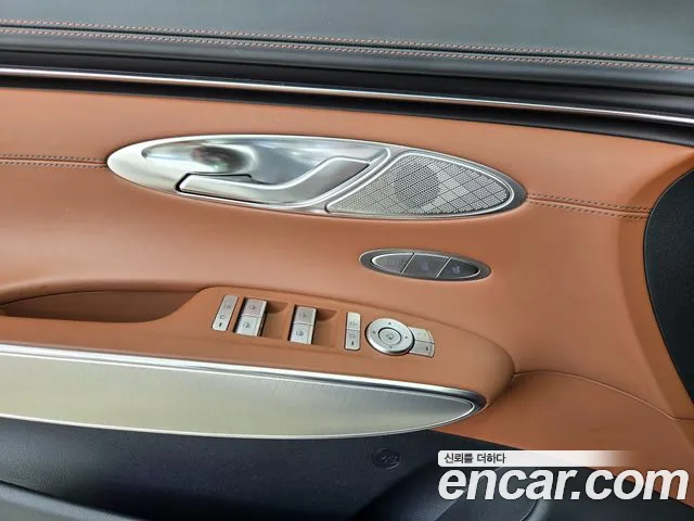 Genesis GV70 — Фото автомобиля 15