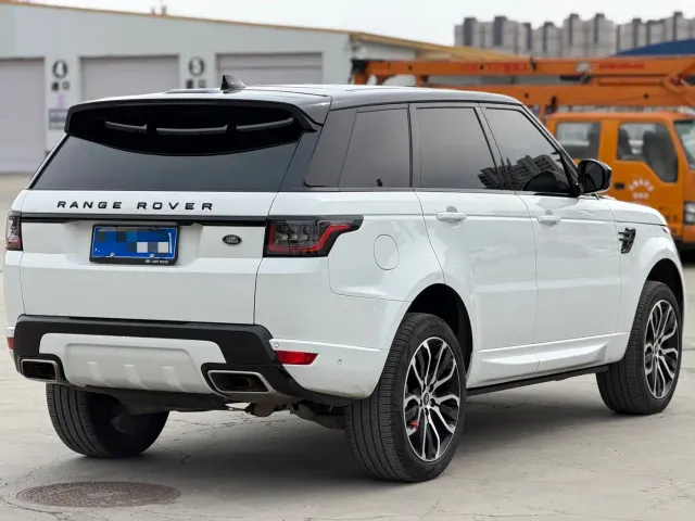 Land Rover Range Rover Sport — Фото автомобиля 9