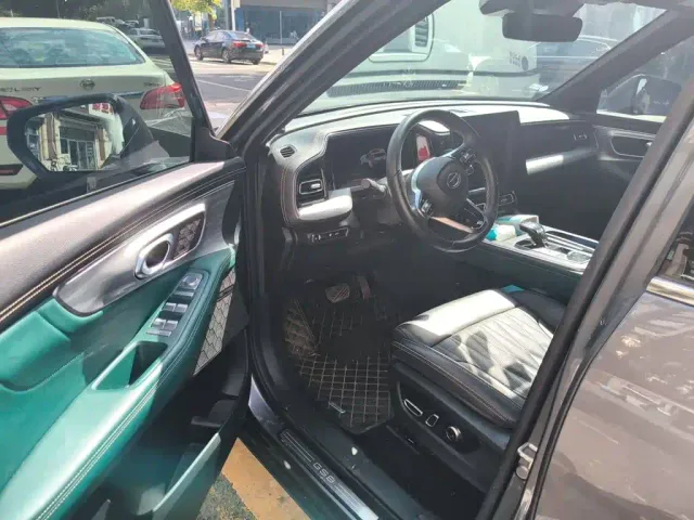 GAC Trumpchi GS8 — Фото автомобиля 12