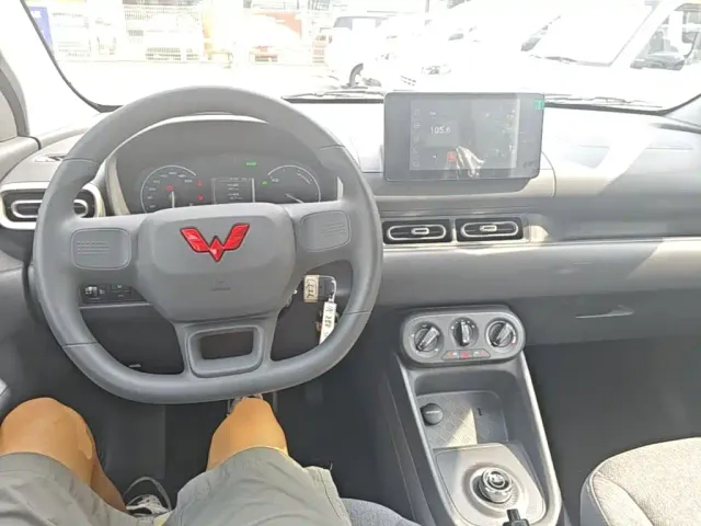 Wuling Hongguang — Фото автомобиля 9