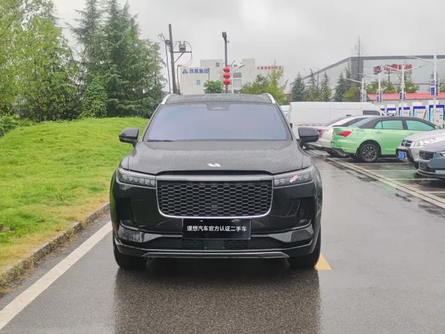 Li Auto ONE — Фото автомобиля 2