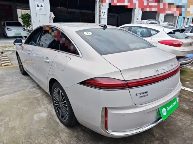Roewe Roewe M7 DMH 2025 Base — Фото автомобиля 4