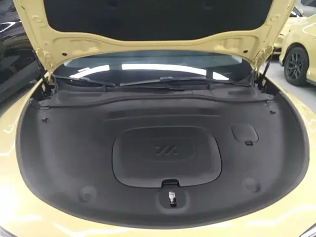 IM Motors L6 — Фото автомобиля 15