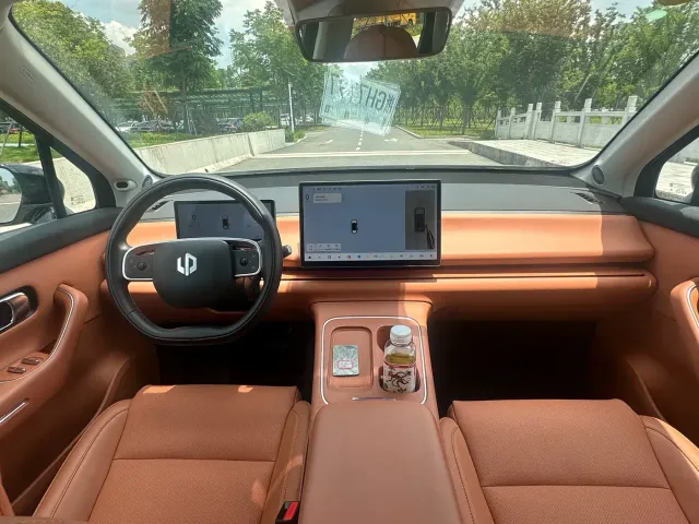 Leapmotor C10 — Фото автомобиля 11