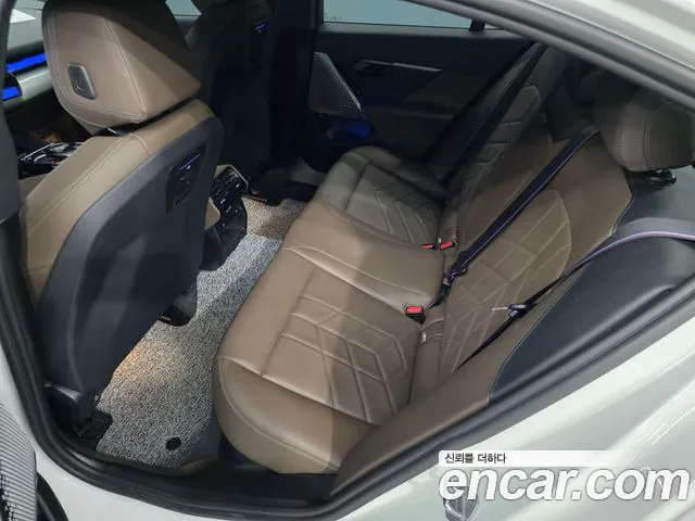 BMW 5-Series — Фото автомобиля 13