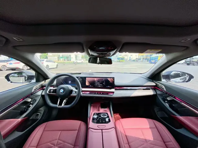 BMW 5 Series — Фото автомобиля 8