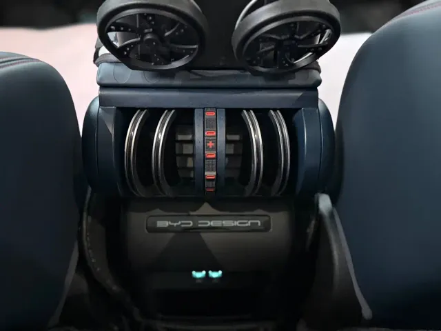 BYD Yuan PLUS — Фото автомобиля 12