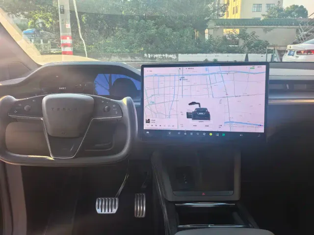 Tesla Model X — Фото автомобиля 5