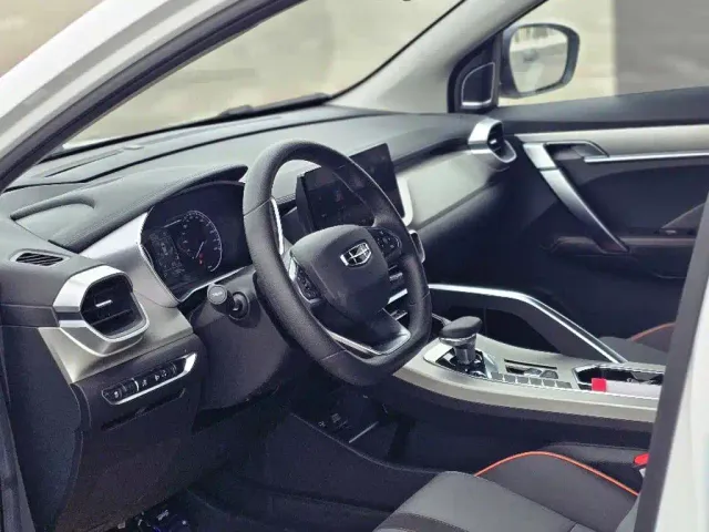 Geely Binyue — Фото автомобиля 7