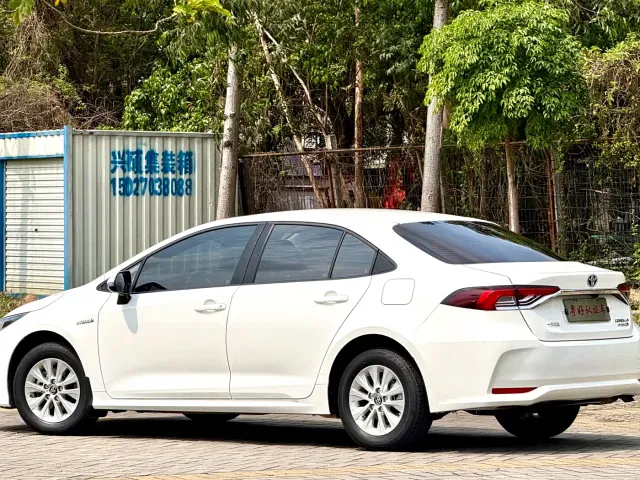 Toyota Corolla — Фото автомобиля 5