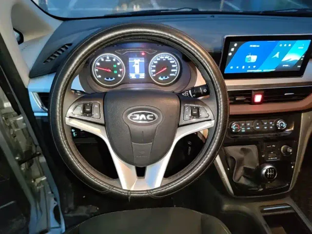 JAC Refine M3 — Фото автомобиля 10