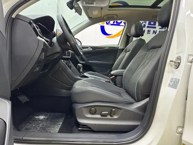 Volkswagen Tiguan L — Фото автомобиля 11