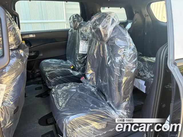 Kia Carnival Generation 4 — Фото автомобиля 10