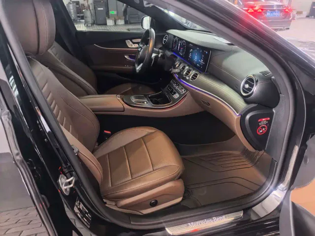 Mercedes-Benz E-Class — Фото автомобиля 7