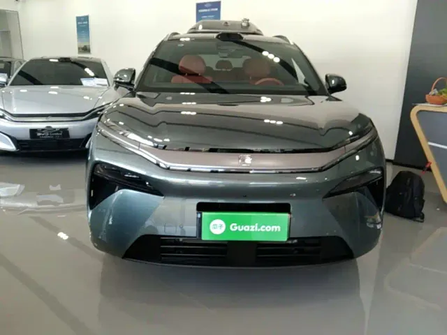 BYD Tang L — Фото автомобиля 2
