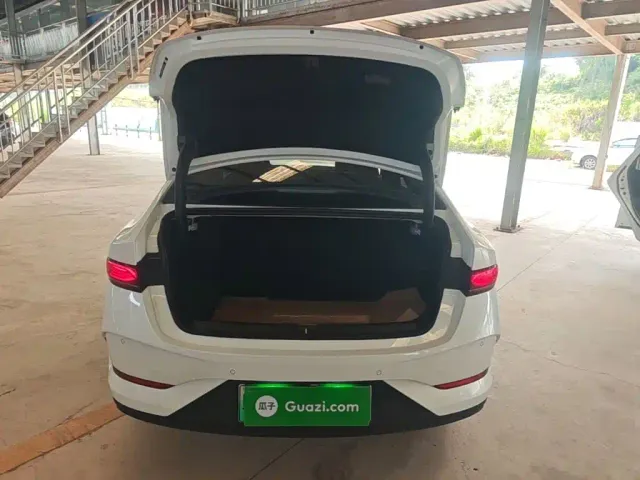 BYD Qin PLUS — Фото автомобиля 11