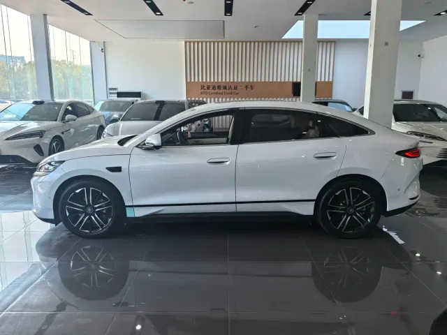 BYD Qin L — Фото автомобиля 3