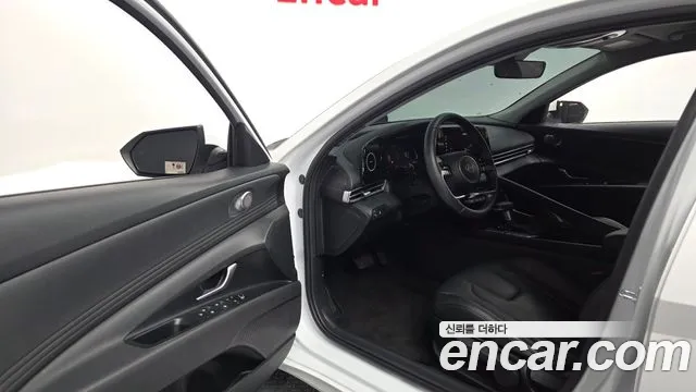 Hyundai Avante CN7 — Фото автомобиля 10