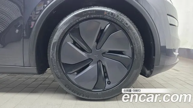 Tesla Model Y — Фото автомобиля 5